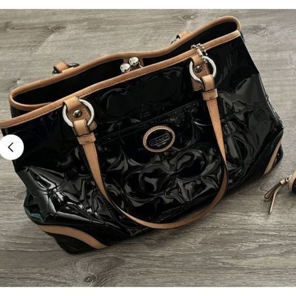 Coach Peyton Tote with Kiss Lock Black with Tan Trim - Picture 1 of 1